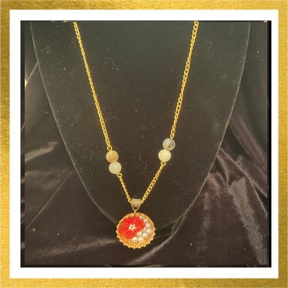 3/$20 Hand Crafted BOTTLE CAP Beaded FLOWER Gold NECKLACE - Picture 1 of 1